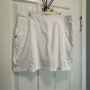 Tehama women’s golf skort. Size medium.